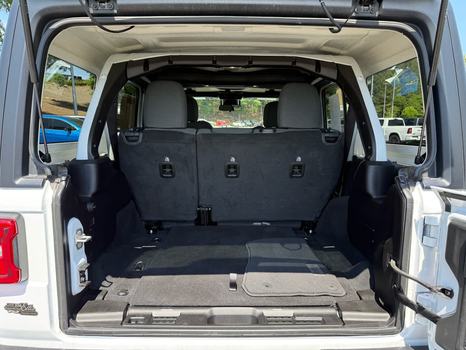 Certified Used 2025 Bright White Clearcoat Jeep Rubicon image 22