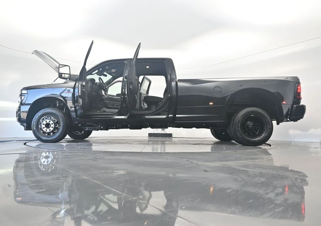 New 2026 Diamond Black Crystal Pearlcoat RAM Big Horn image 48