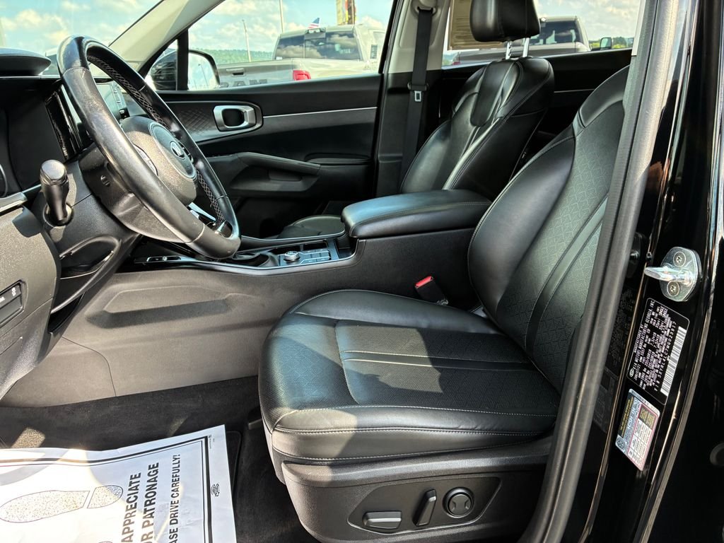 Used 2021 Black Kia S image 8