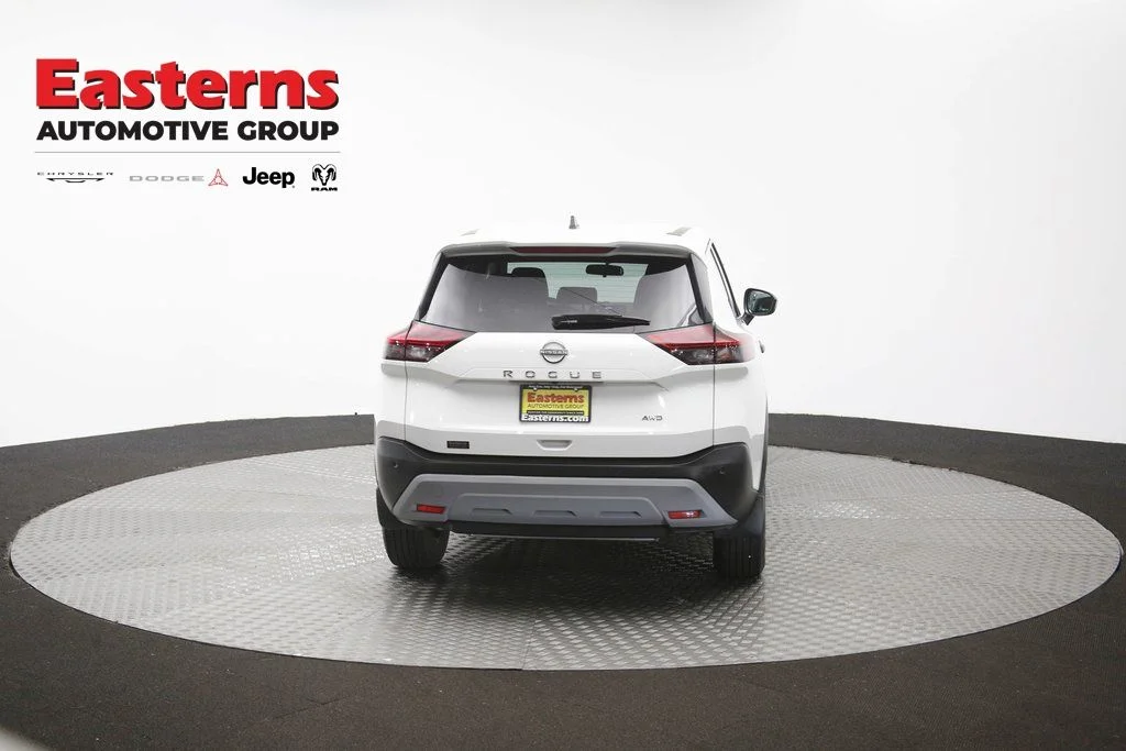 Used 2023 White Nissan S image 40