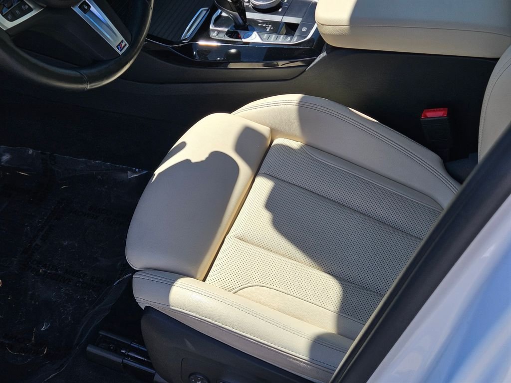 Used 2023 Mineral White Metallic BMW xDrive30i image 33