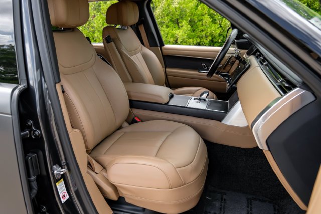 Used 2025 Gray Land Rover Autobiography image 46