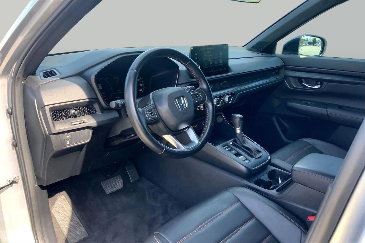 Used 2025 Solar Silver Metallic Honda Sport-L image 17