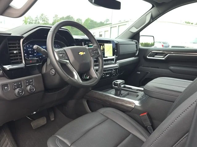 Used 2025 Gray Chevrolet LTZ image 25
