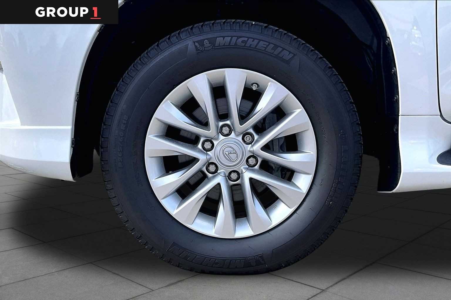Used 2020 Starfire Pearl Lexus Premium image 9