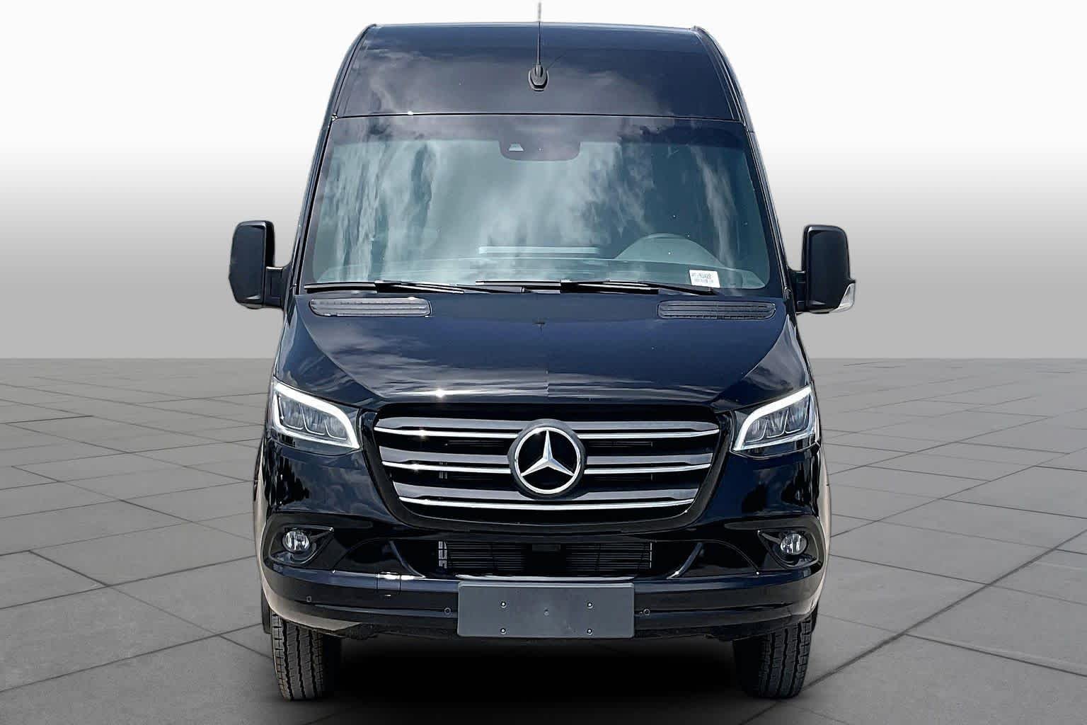 Used 2024 Jet Black Mercedes-Benz  image 4