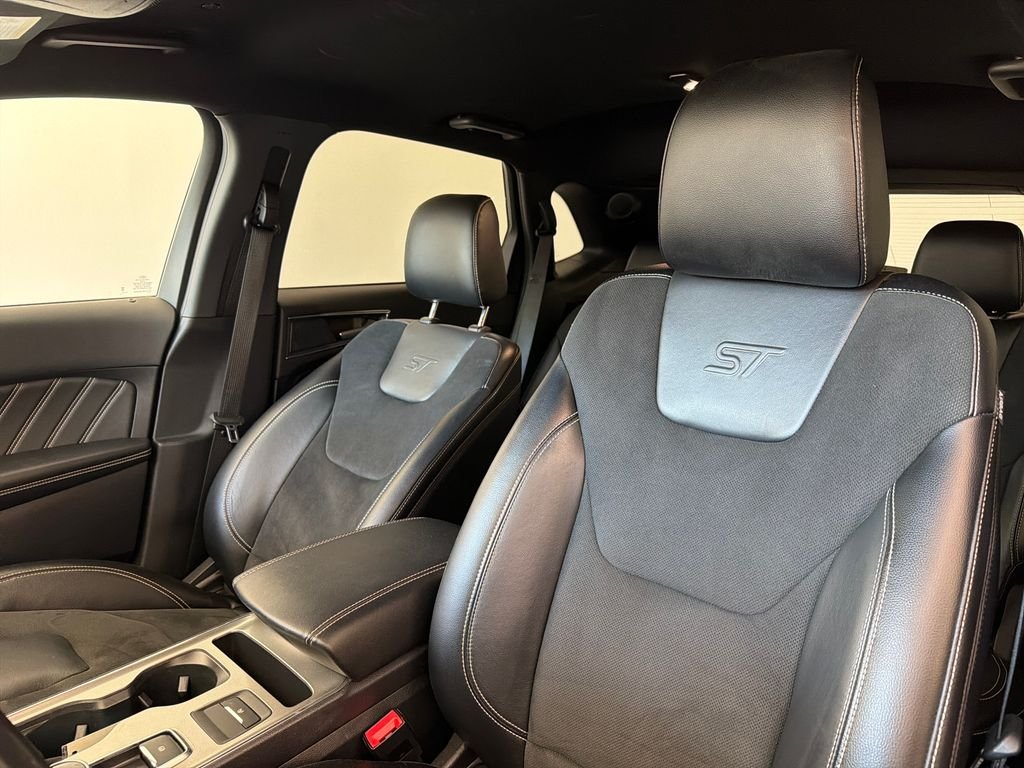 Used 2023 Gray Metallic Ford ST image 15