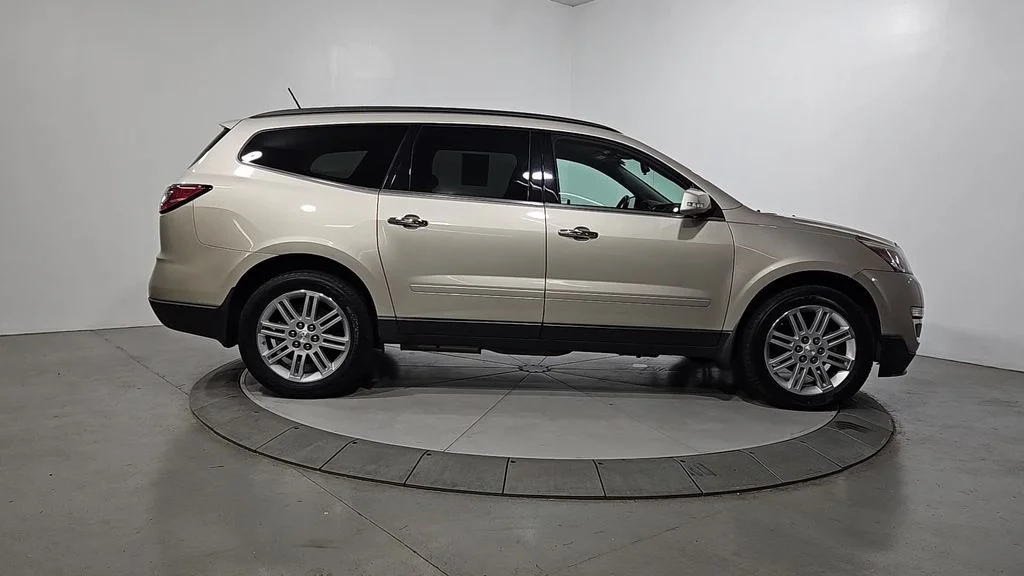 Used 2015 Gold Chevrolet LT image 7