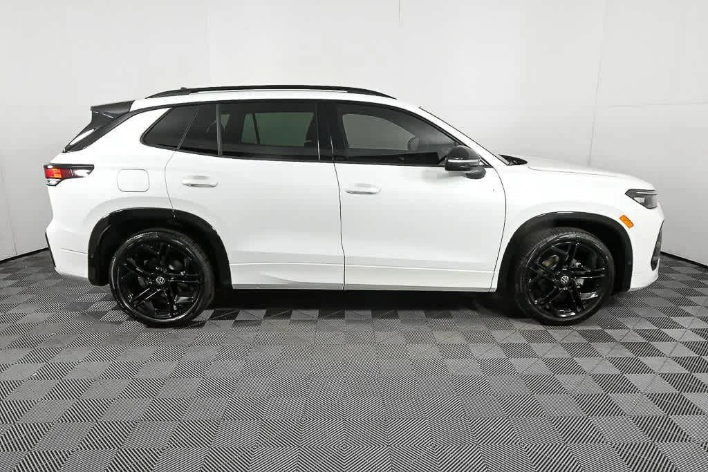 New 2026 Opal White Pearl Volkswagen SE R-Line Black image 2