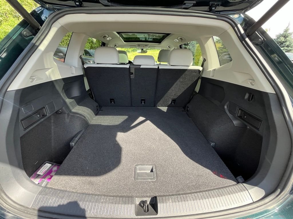 Used 2019 Green Volkswagen 2.0T SEL image 29