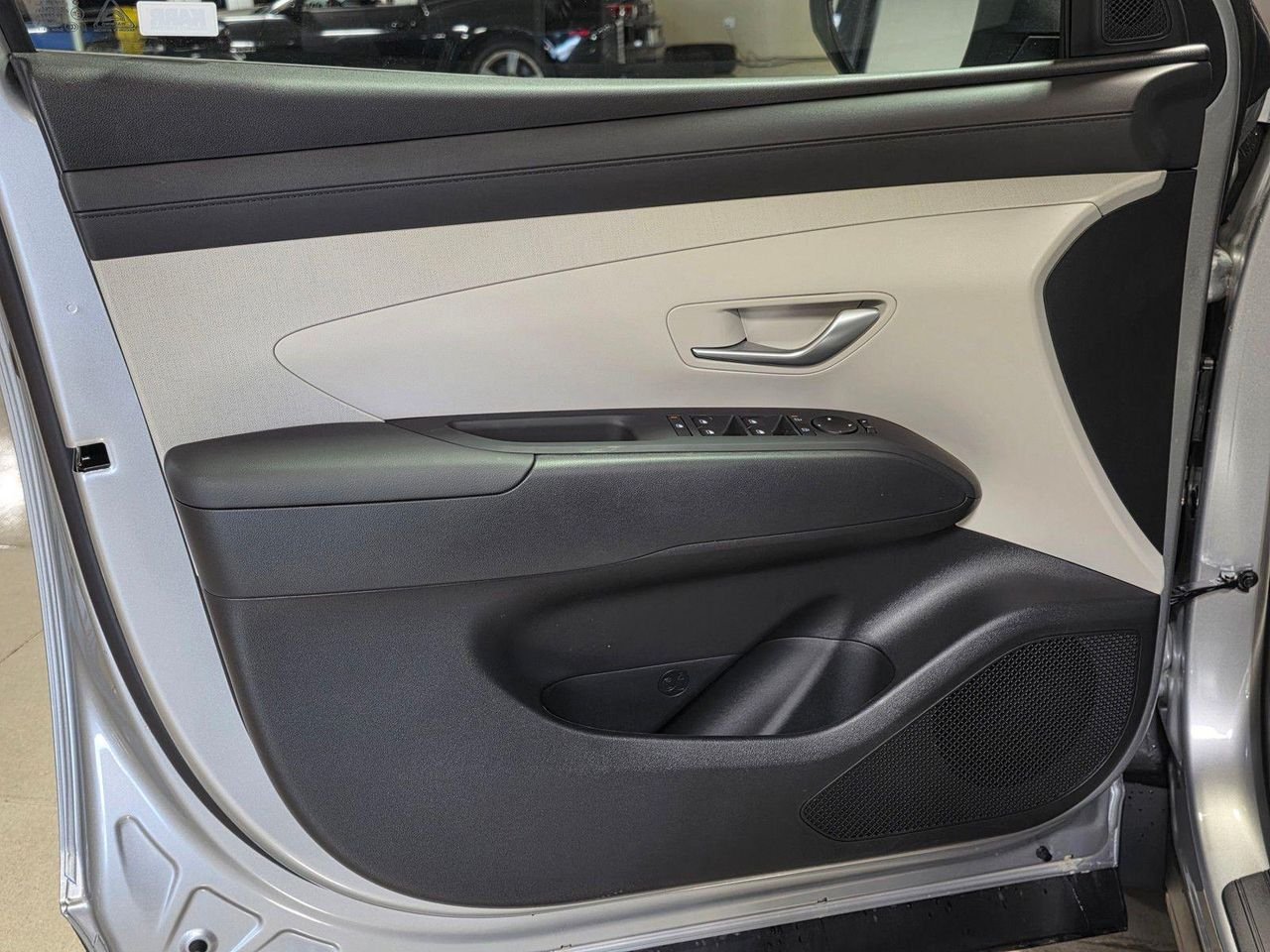 New 2026 Shimmering Silver Hyundai SEL Premium FWD image 20