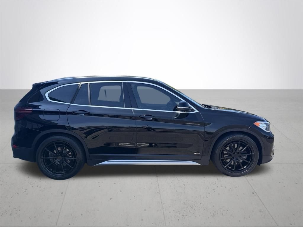 Used 2018 Jet Black BMW xDrive28i image 5