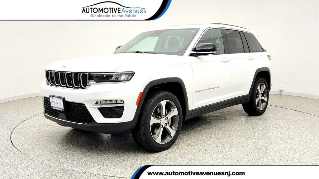 Used 2023 Bright White Clearcoat Jeep Limited 4x4 w/ 20
