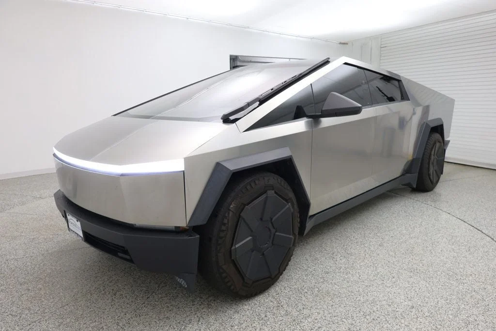 2024 Tesla Cybertruck All-Wheel Drive's photo