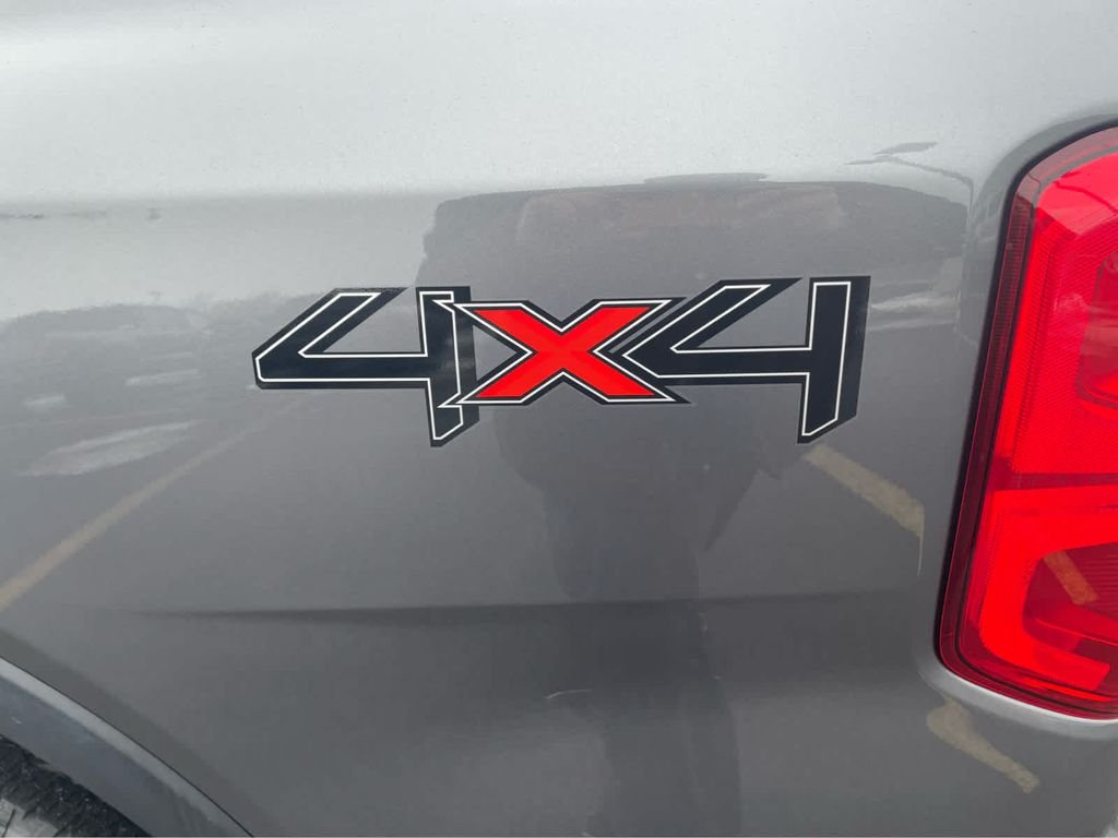 Used 2025 Gray Ford XL image 11