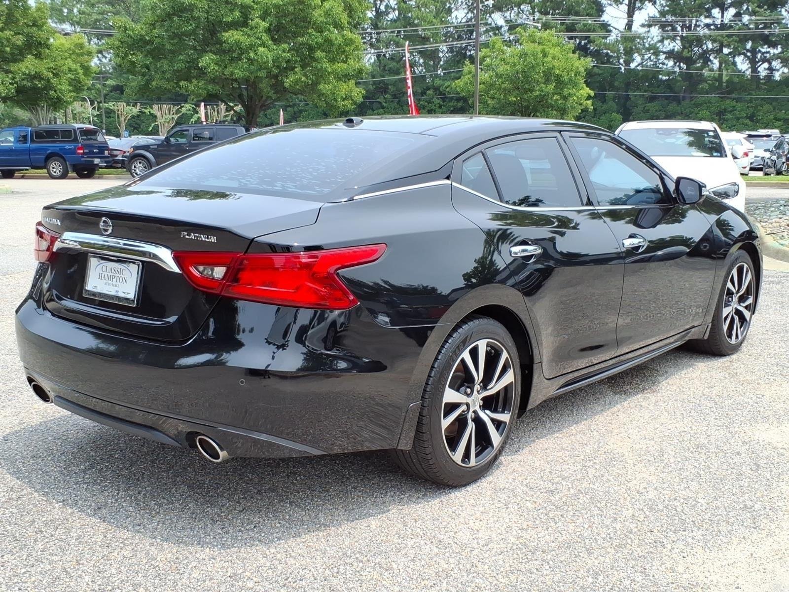 Used 2018 Super Black Nissan Platinum image 7