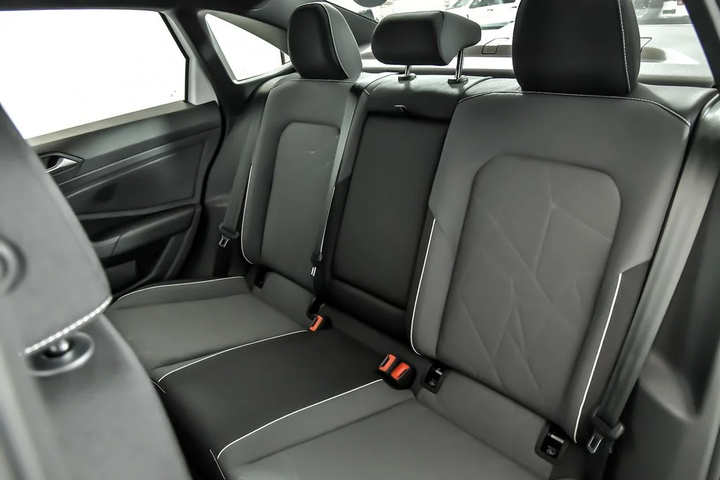 New 2026 White Volkswagen 1.5T Sport image 8