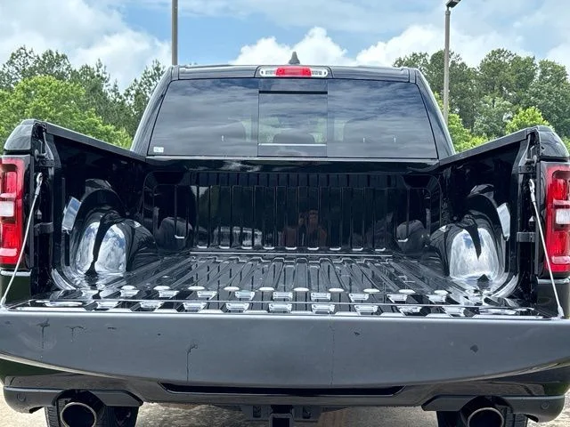 New 2026 Diamond Black Crystal Pearlcoat RAM Express image 28