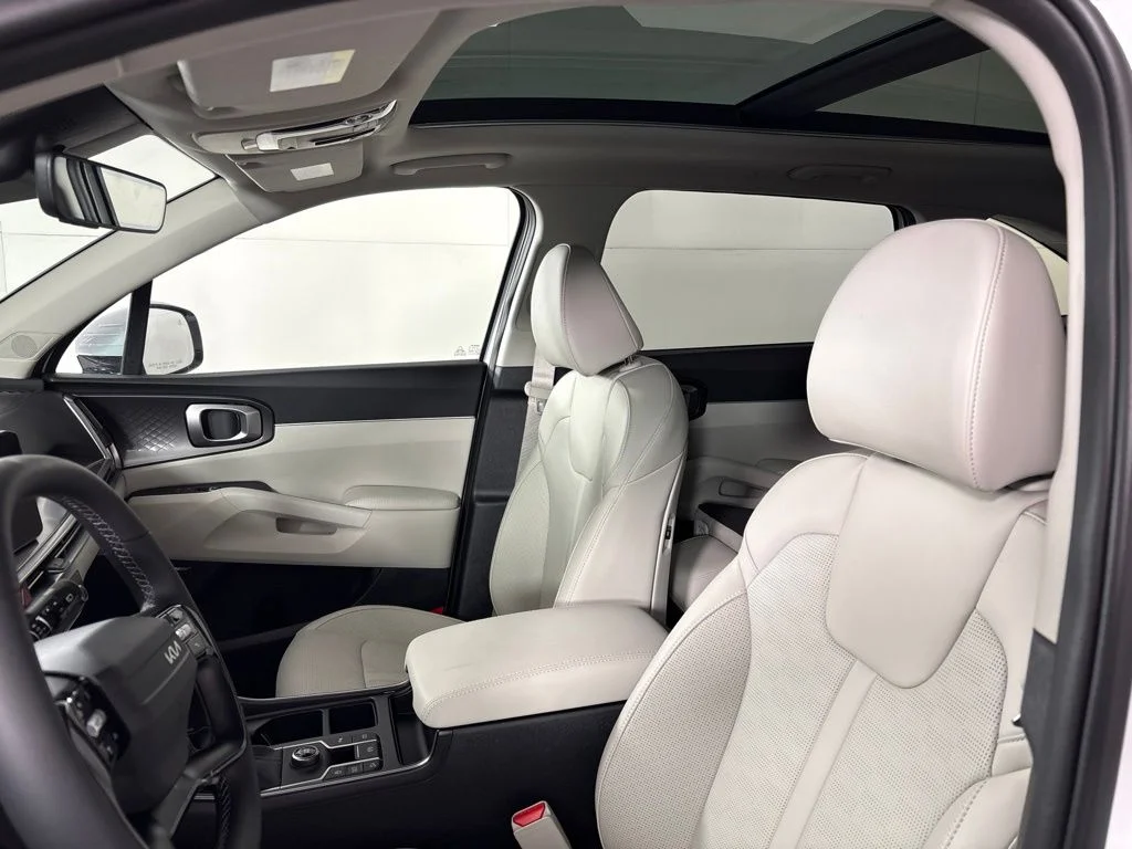 New 2026 Glacial White Pearl Kia EX image 30