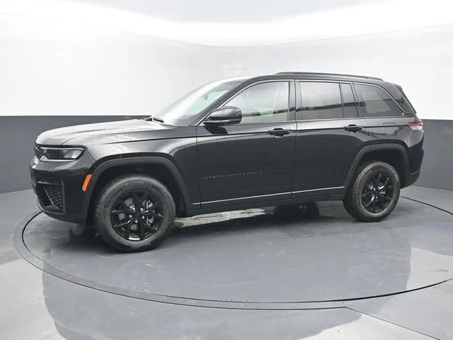 New 2026 Diamond Black Crystal Pearl-Coat Exterior Paint Jeep Altitude image 2