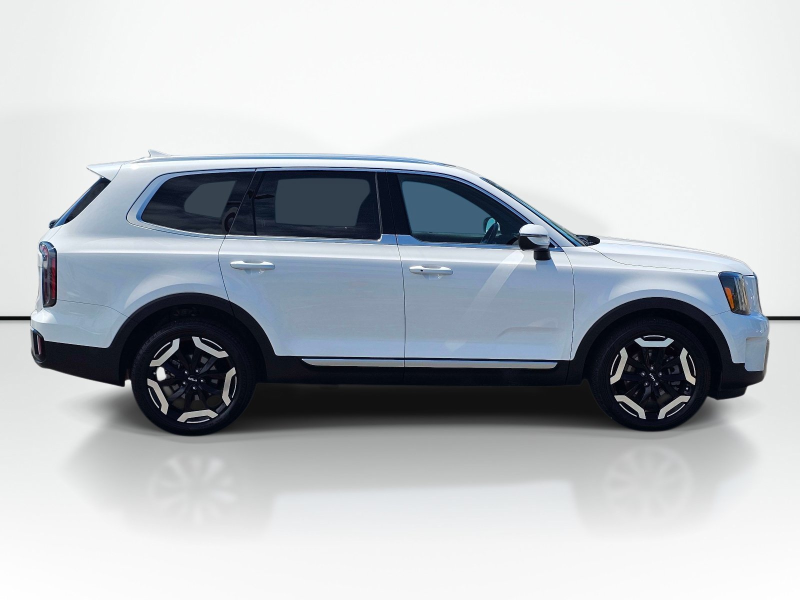 Used 2023 Glacial White Pearl Kia EX image 8
