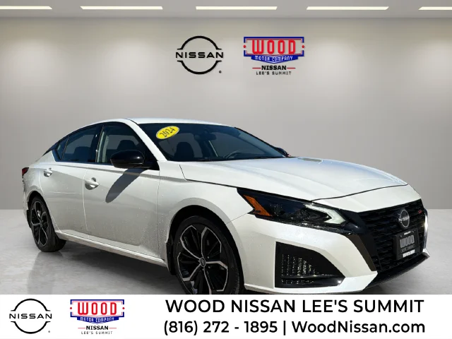 Used 2024 Pearl White Tricoat Nissan 2.5 SR image 1