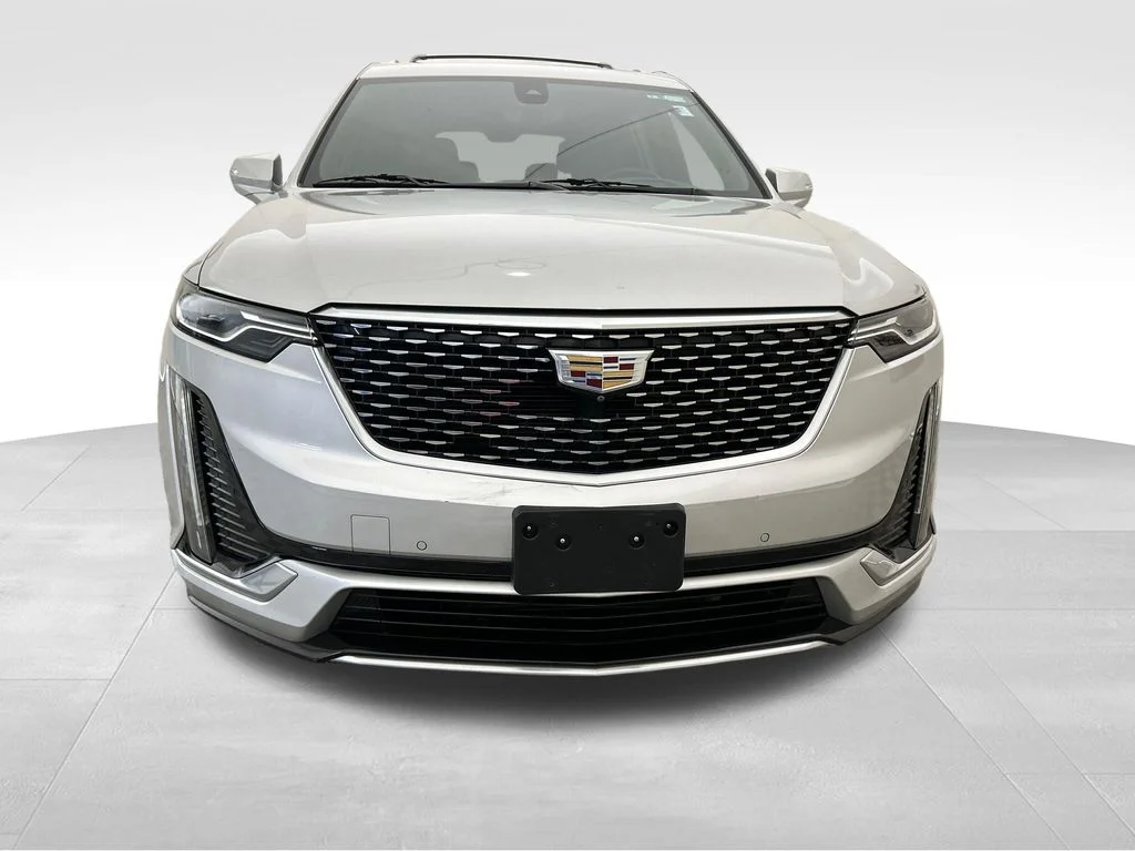 Used 2020 Silver Cadillac Premium Luxury image 9