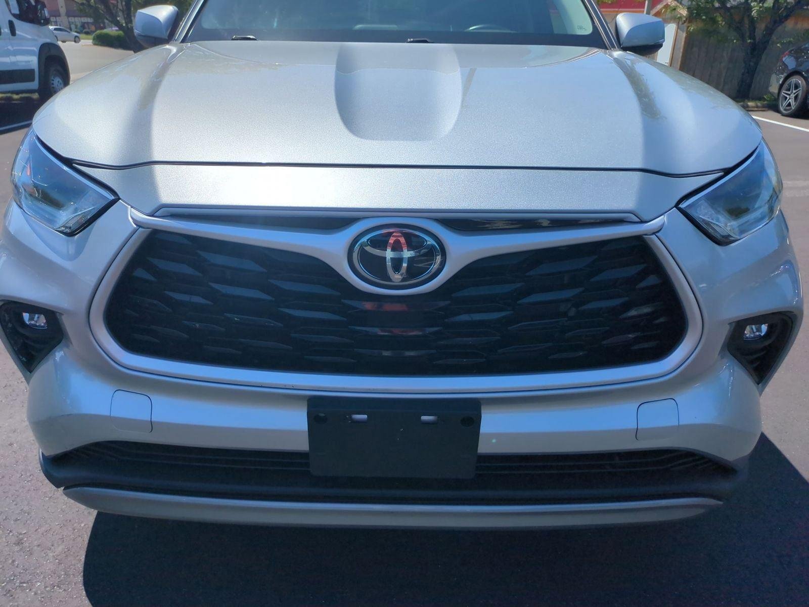 Used 2021 Celestial Silver Metallic Toyota LE image 25