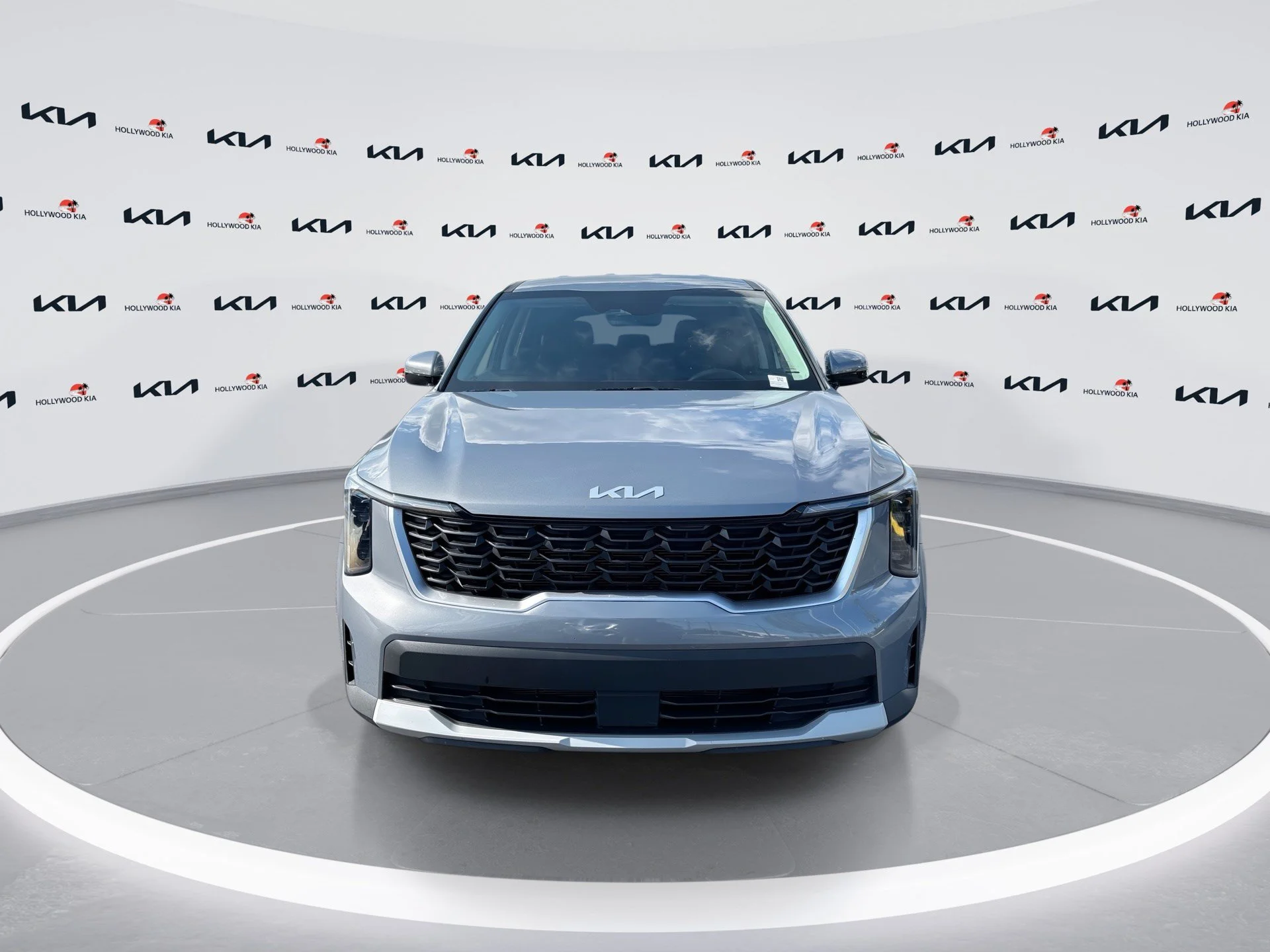 Certified Used 2025 Everlasting Silver Kia LX image 3