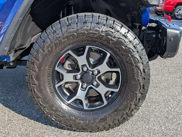 Certified Used 2020 Ocean Blue Metallic Jeep Unlimited Rubicon image 11