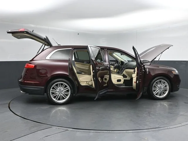 Used 2019 Burgundy Velvet Metallic Tinted Clearcoat Lincoln Reserve image 61