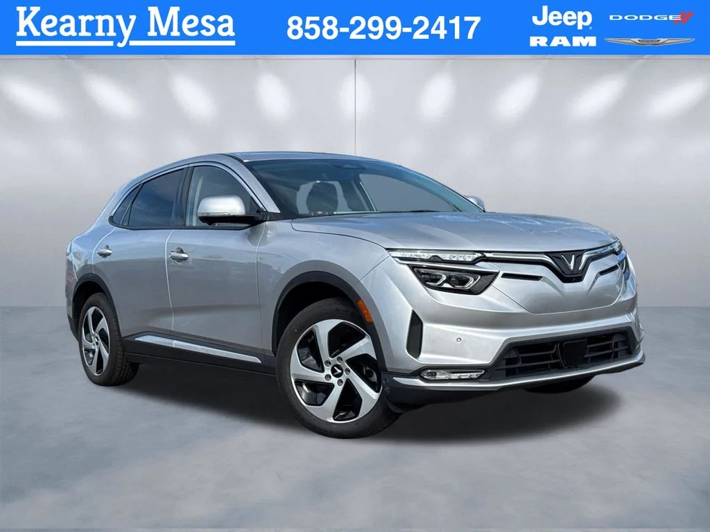 2025 VinFast VF 8 VF 8 Eco Standard Range's photo