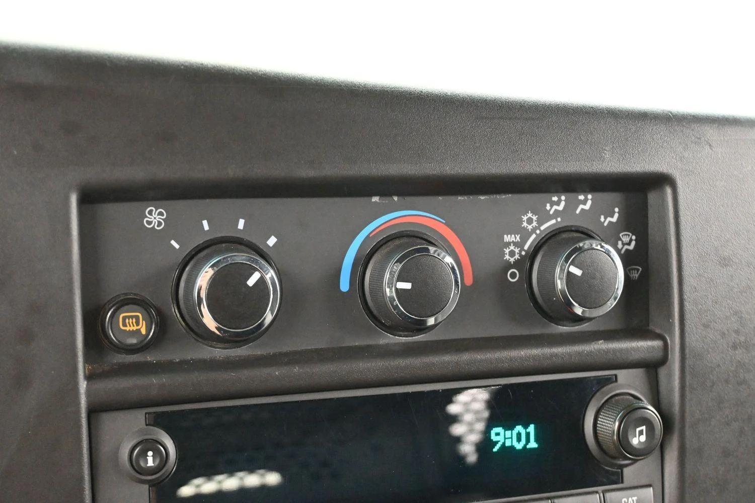 Used 2024 Summit White GMC Work Van image 21