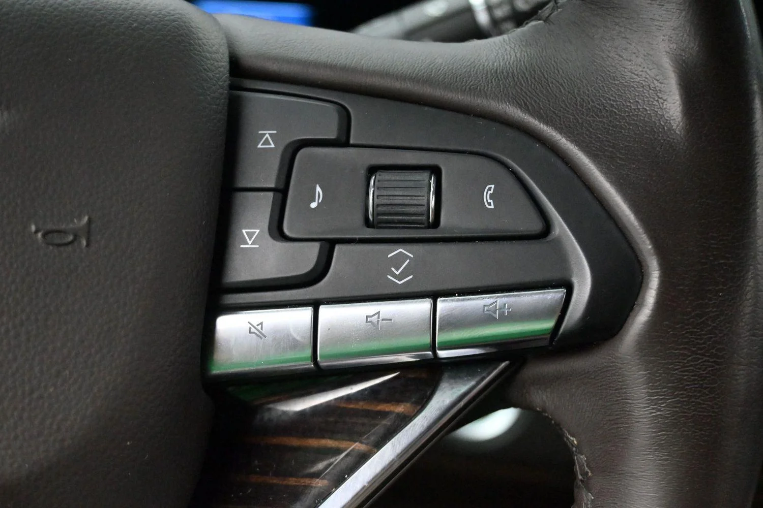Used 2022 Black Raven Cadillac Sport image 22