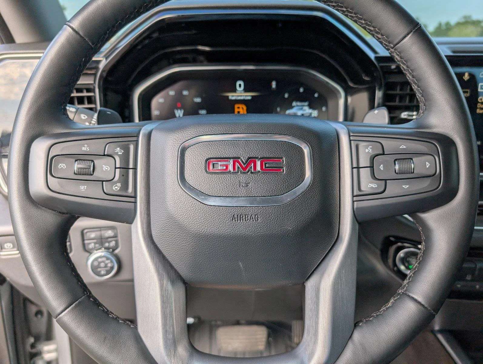 Used 2023 STERLING METALLIC GMC SLT image 27