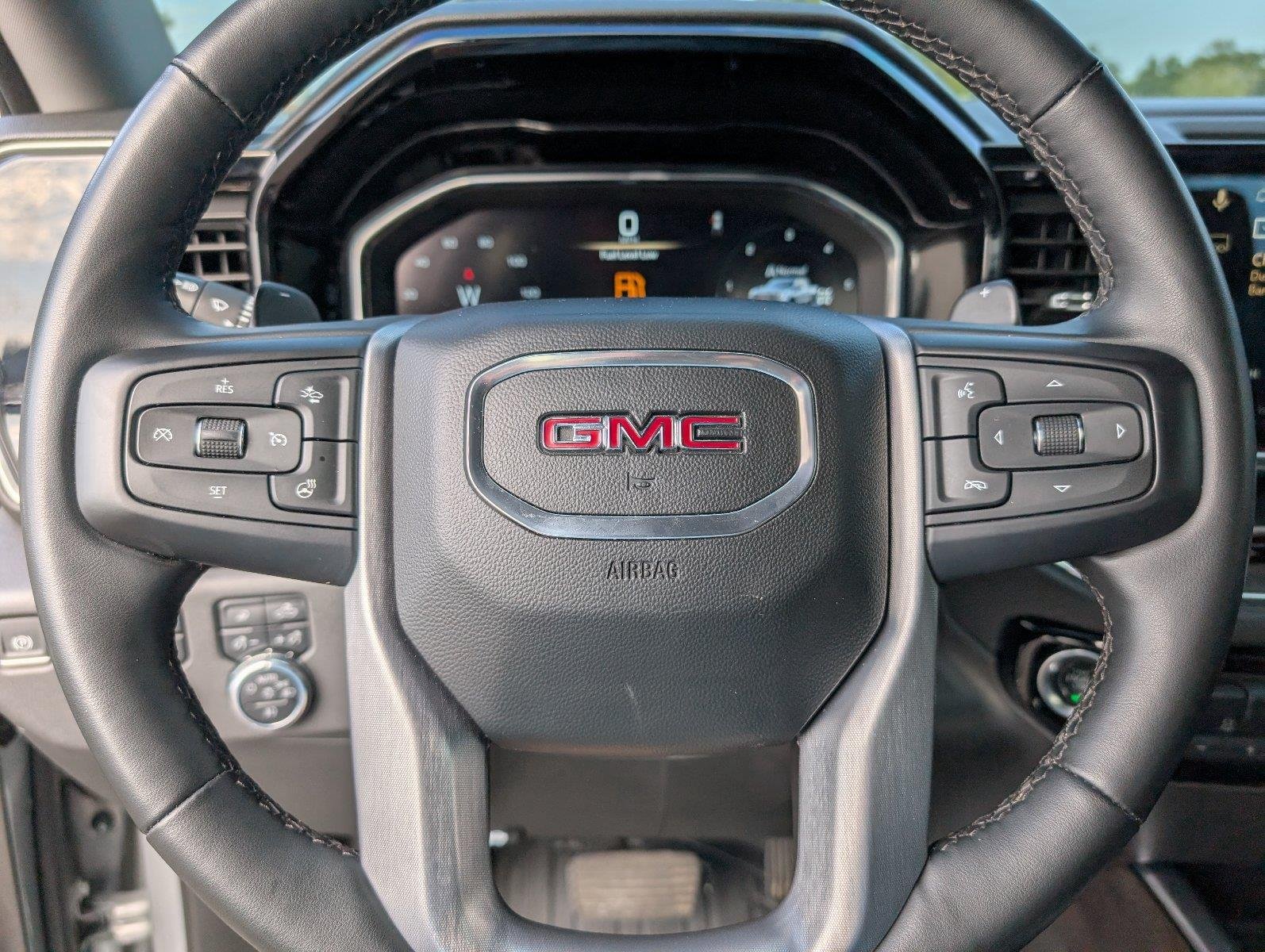 Used 2023 STERLING METALLIC GMC SLT image 27