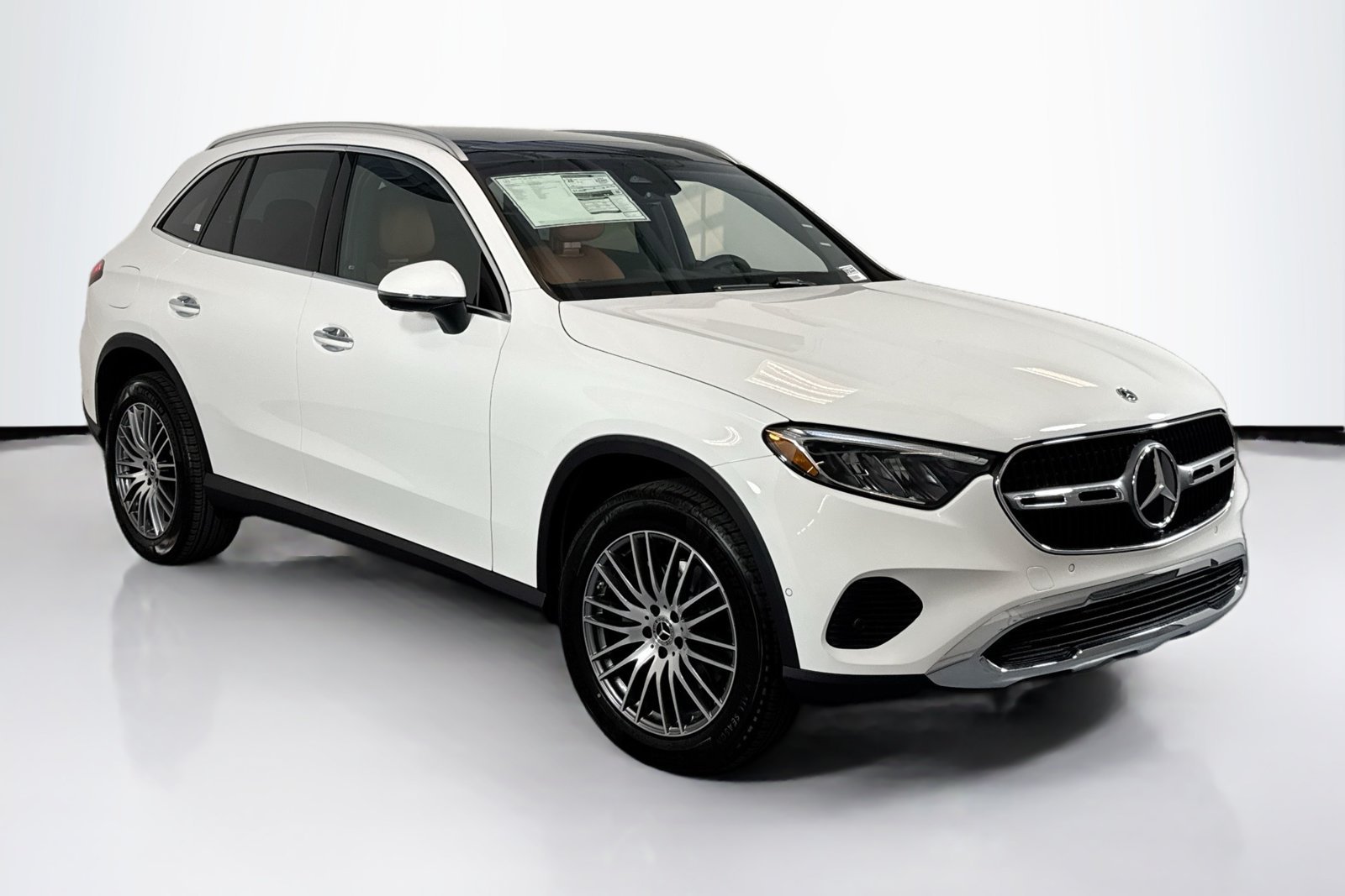 Certified Used 2026 Polar White Mercedes-Benz GLC 300 image 3