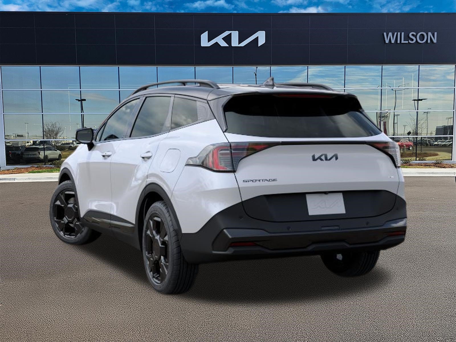 New 2027 Glacial White Pearl/Ebony Black Roof Kia X-Line image 4