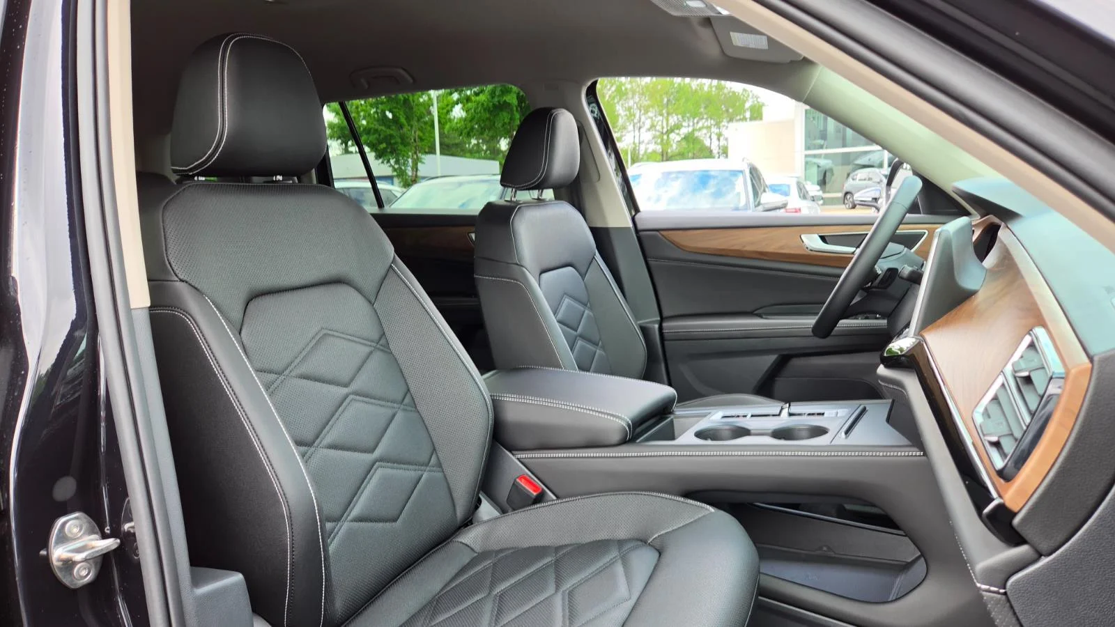 New 2026 Deep Black Pearl Volkswagen 2.0T SE image 56