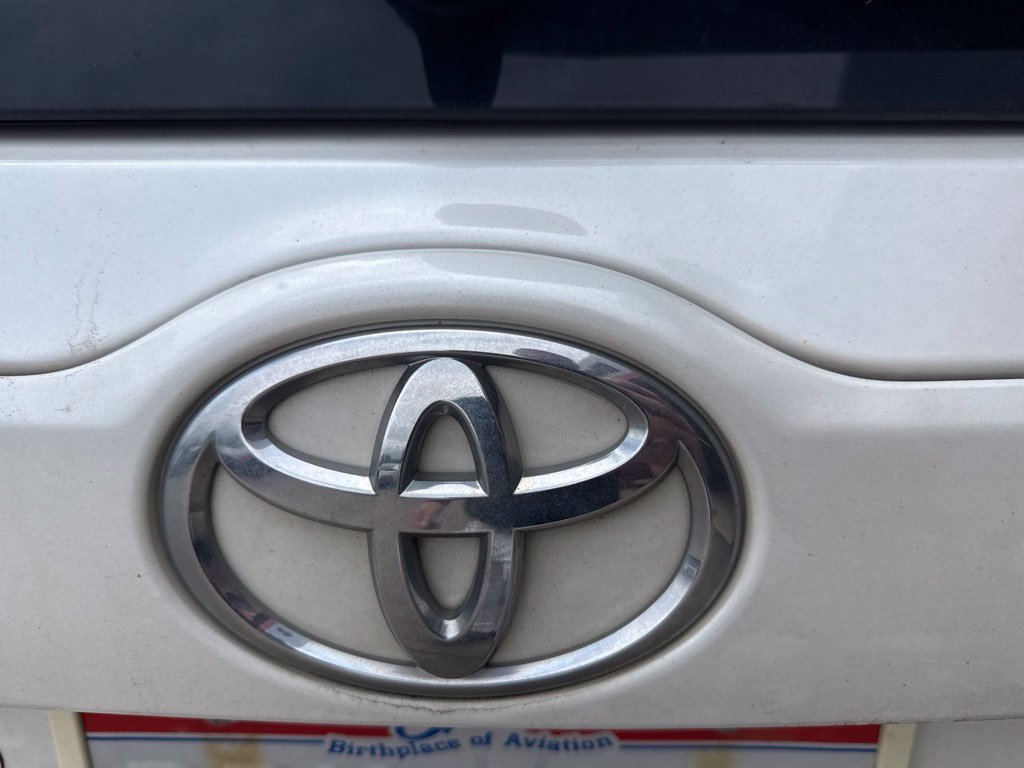 Certified Used 2017 Blizzard Pearl Toyota Limited Platinum image 5