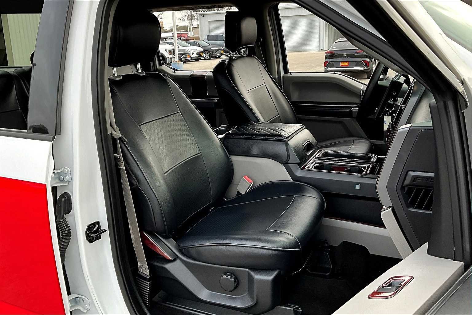 Used 2019 Oxford White Ford XLT image 8