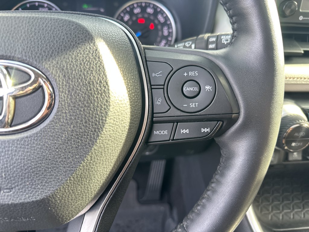 Used 2021 Midnight Black Metallic Toyota XLE image 20