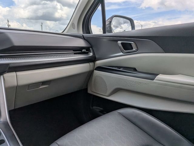2024 Kia Carnival LX Seat Pkg - Photo 17