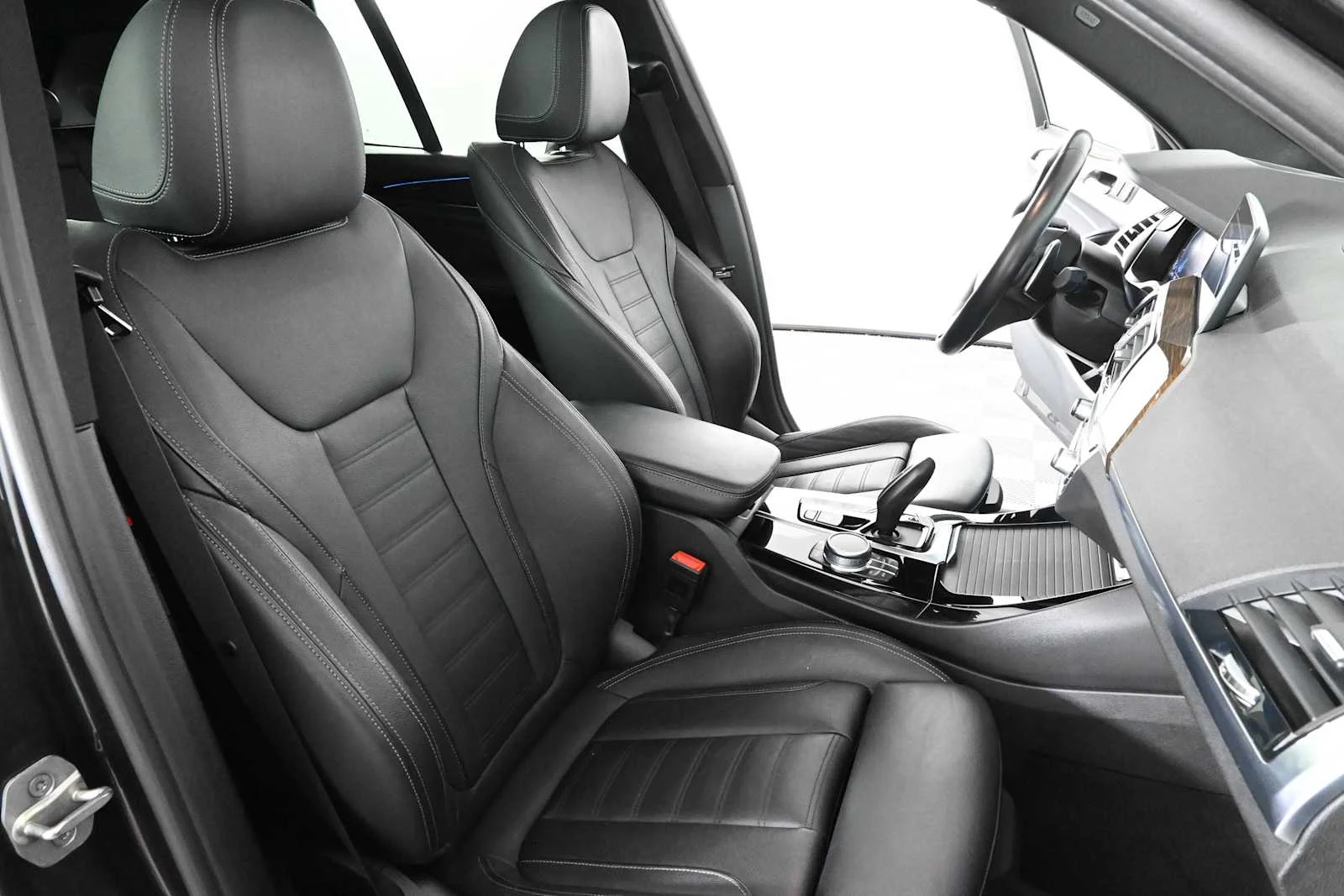 Used 2021 Dark Graphite Metallic BMW xDrive30e image 14