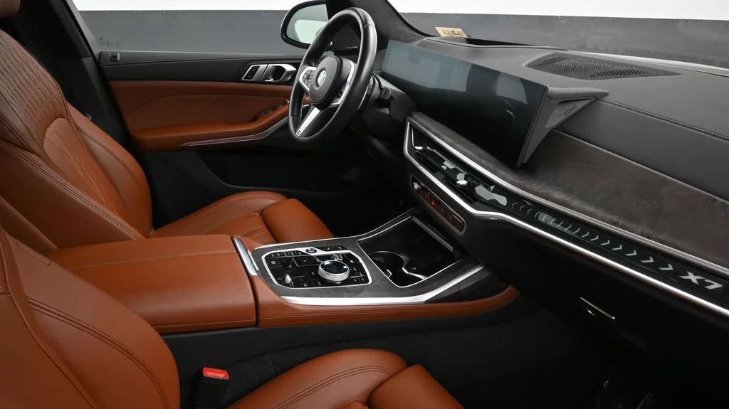 Certified Used 2025 Green BMW xDrive40i image 11