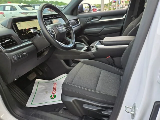 Used 2025 White GMC Elevation image 10
