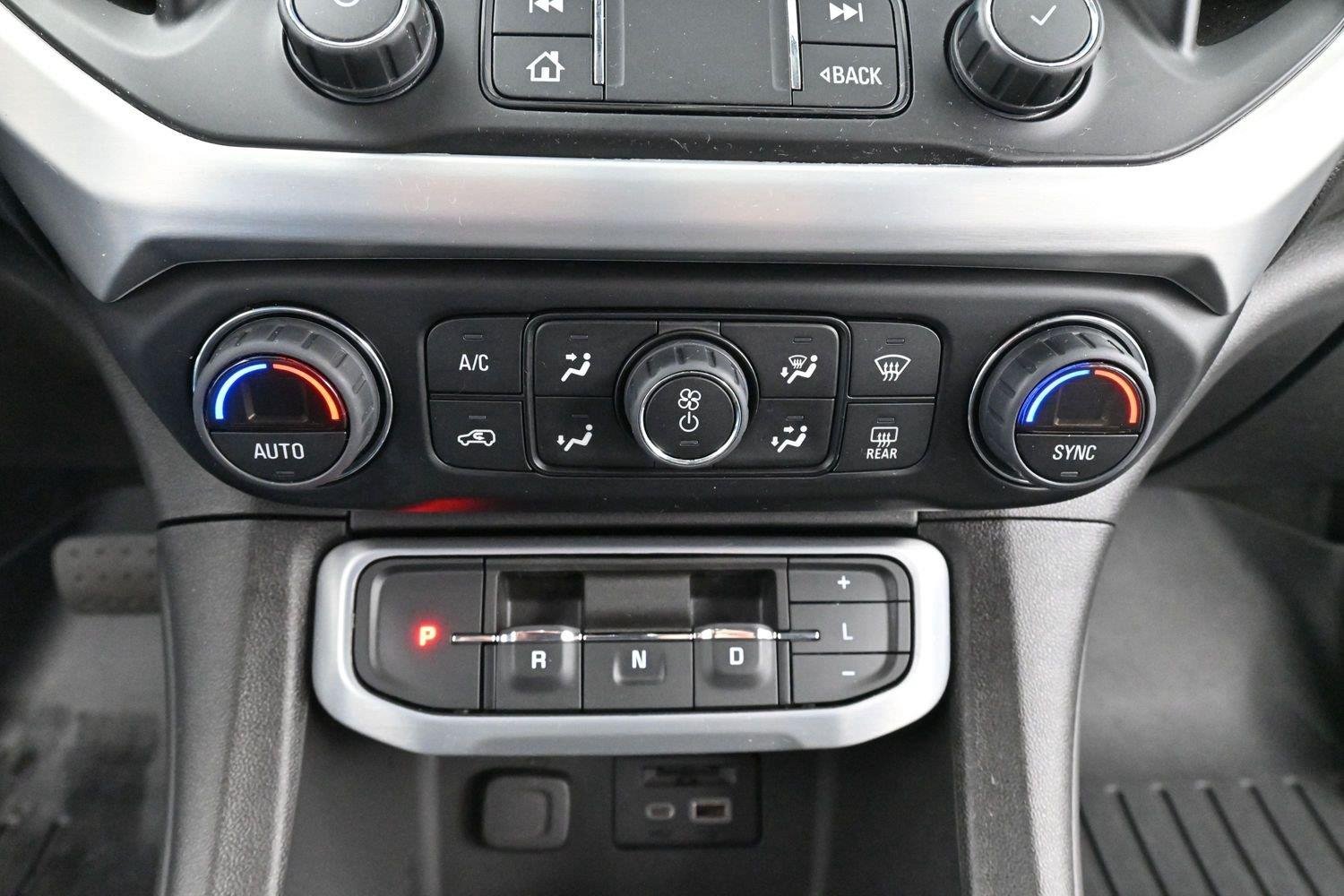Used 2022 SUMMIT WHITE GMC SLT image 27