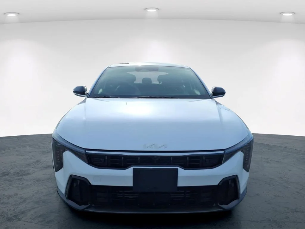 Used 2025 White Kia GT-Line Turbo image 4