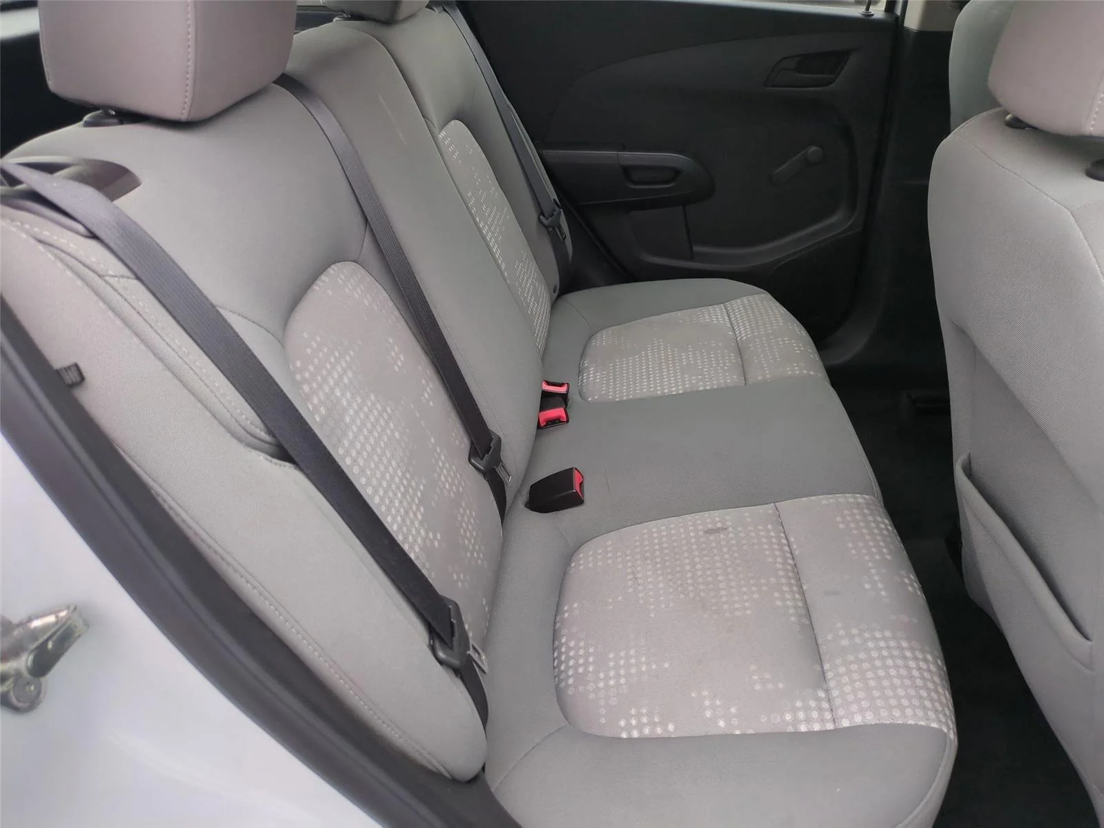 Used 2016 Summit White Chevrolet LS image 30