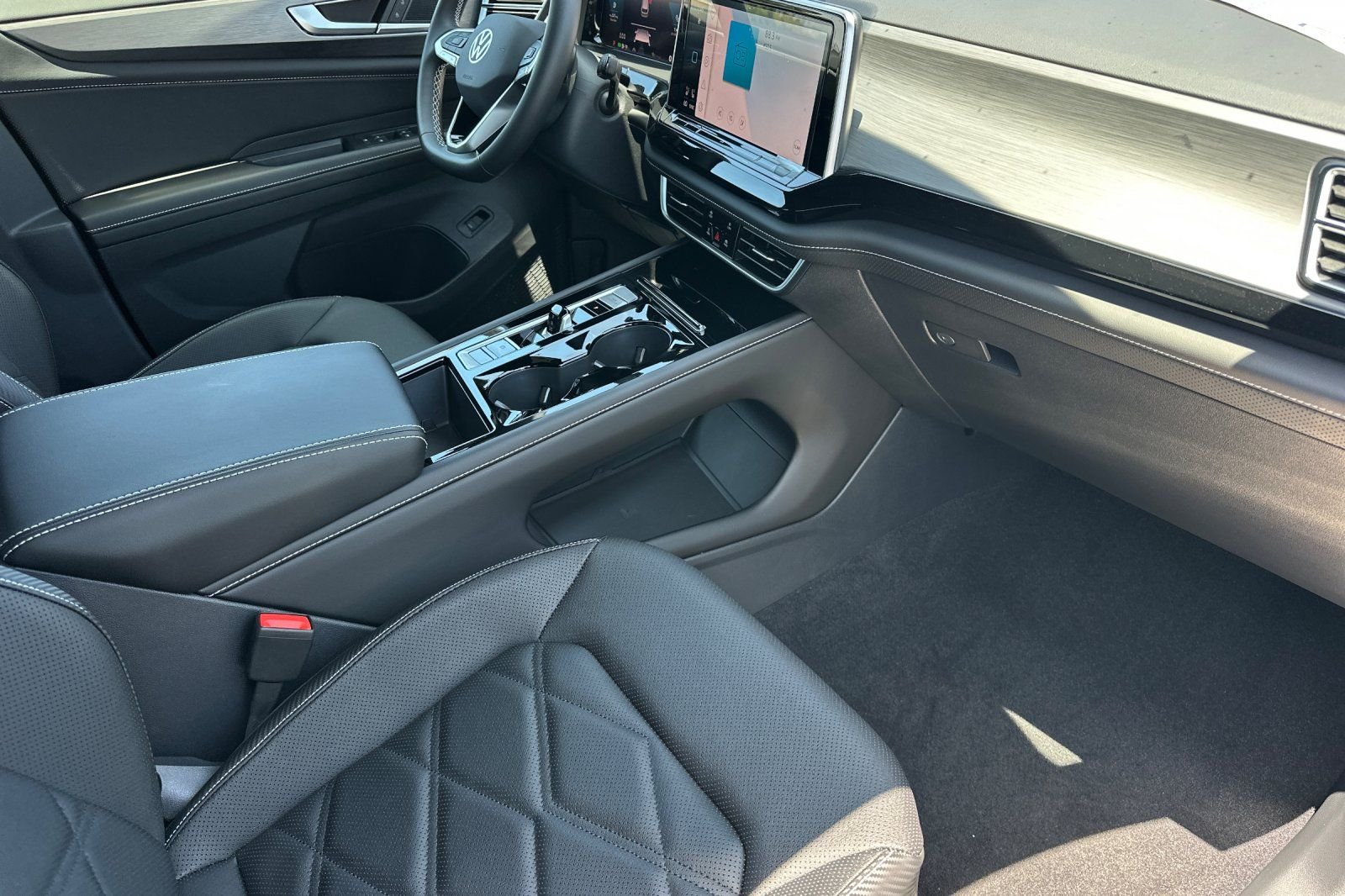 New 2026 Pure Gray Volkswagen 2.0T SE w/Technology image 16